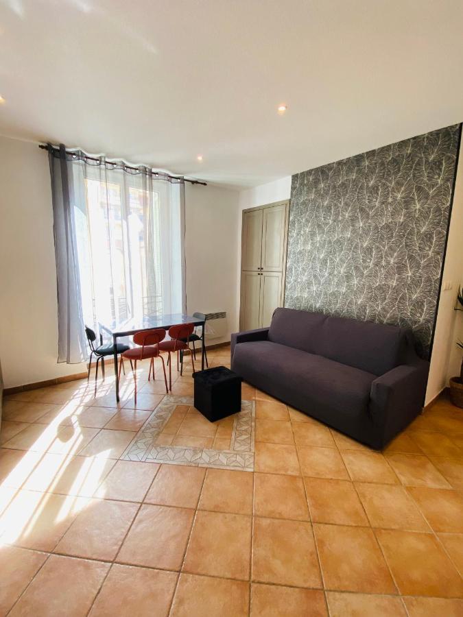 Corso Home- Central Apartment In Menton Buitenkant foto