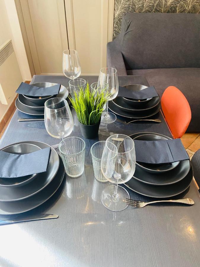 Corso Home- Central Apartment In Menton Buitenkant foto